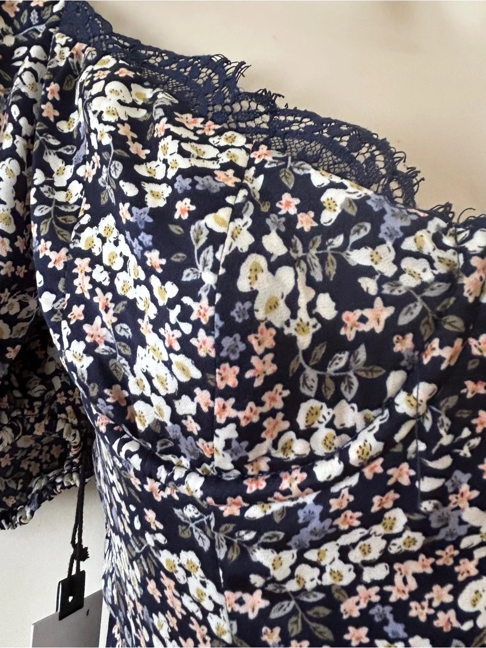 ASTR The Label Floral Puff-Sleeve Maxi Dress, Navy Ditsy Floral, Size M, NWT - Picture 4 of 10